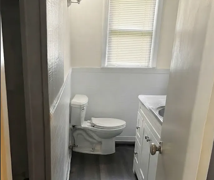106 Lyon Ave — Photo 11