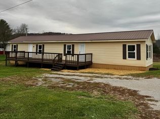 1221 Disneyland Rd, Sparta, TN 38583
