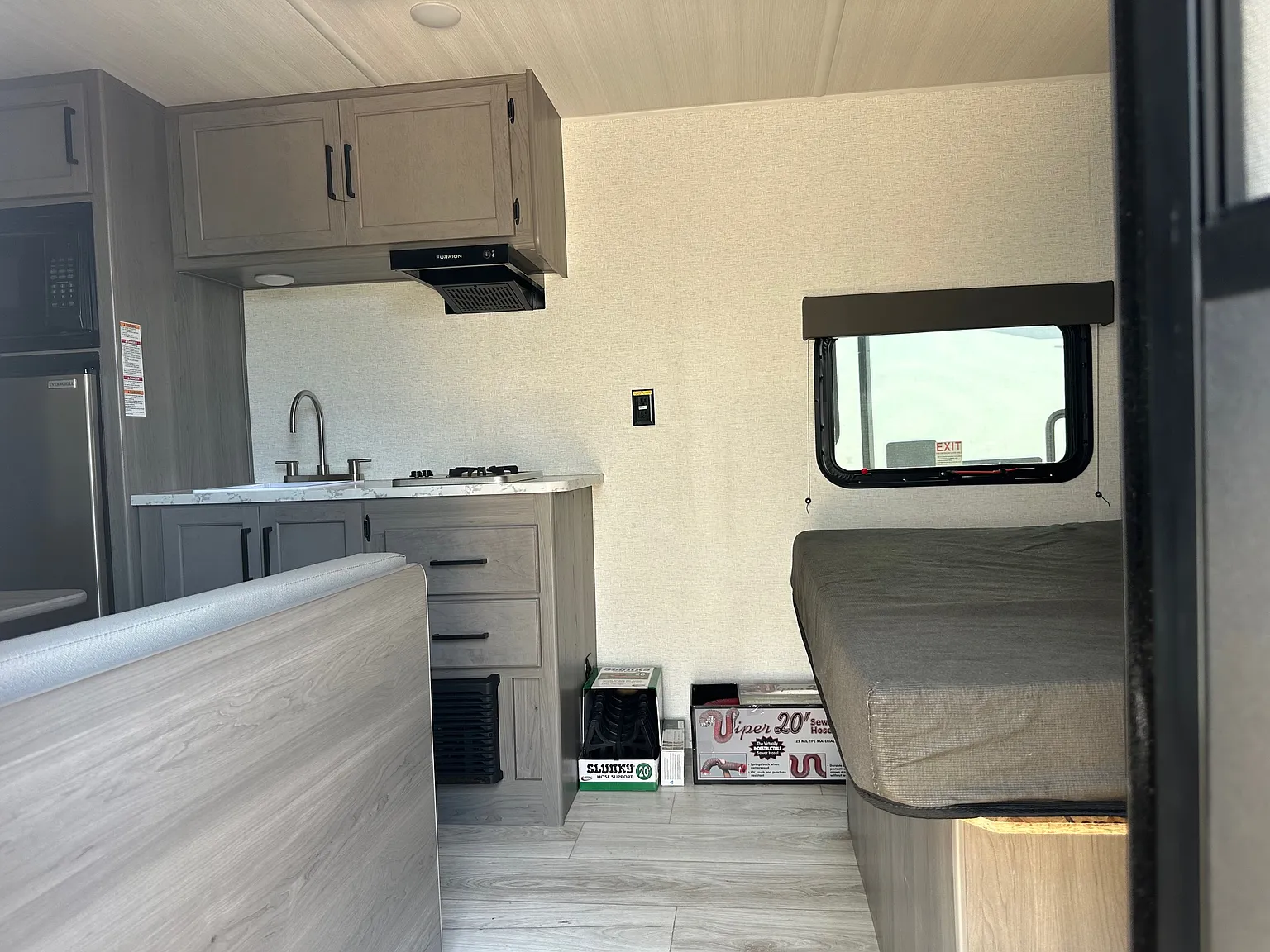 Studio, 150 sqft, $700 — Photo 3