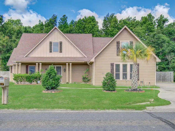 314 Martin L King St S, Liberty, TX 77575