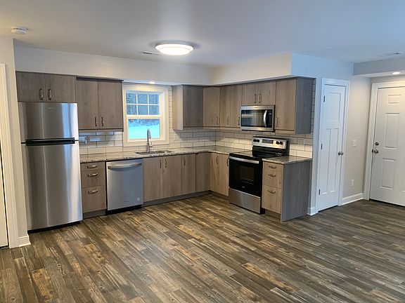 3rd image of 437 W Crooked Lake Dr