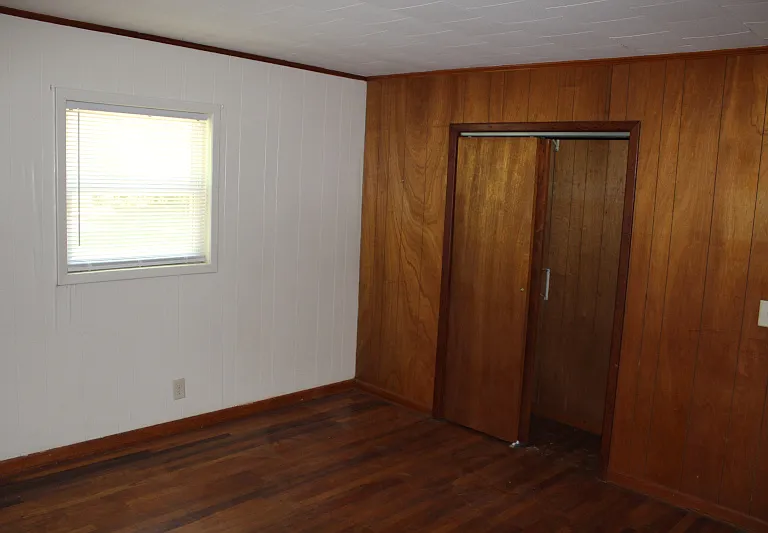 952 White Ave — Photo 9