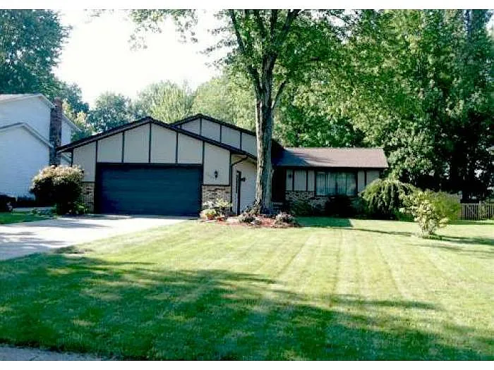 36325 Westfield Dr photo 1