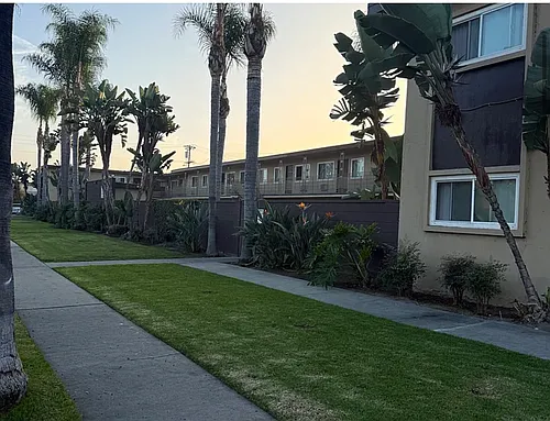 5699 Fullerton Ave Photo 1