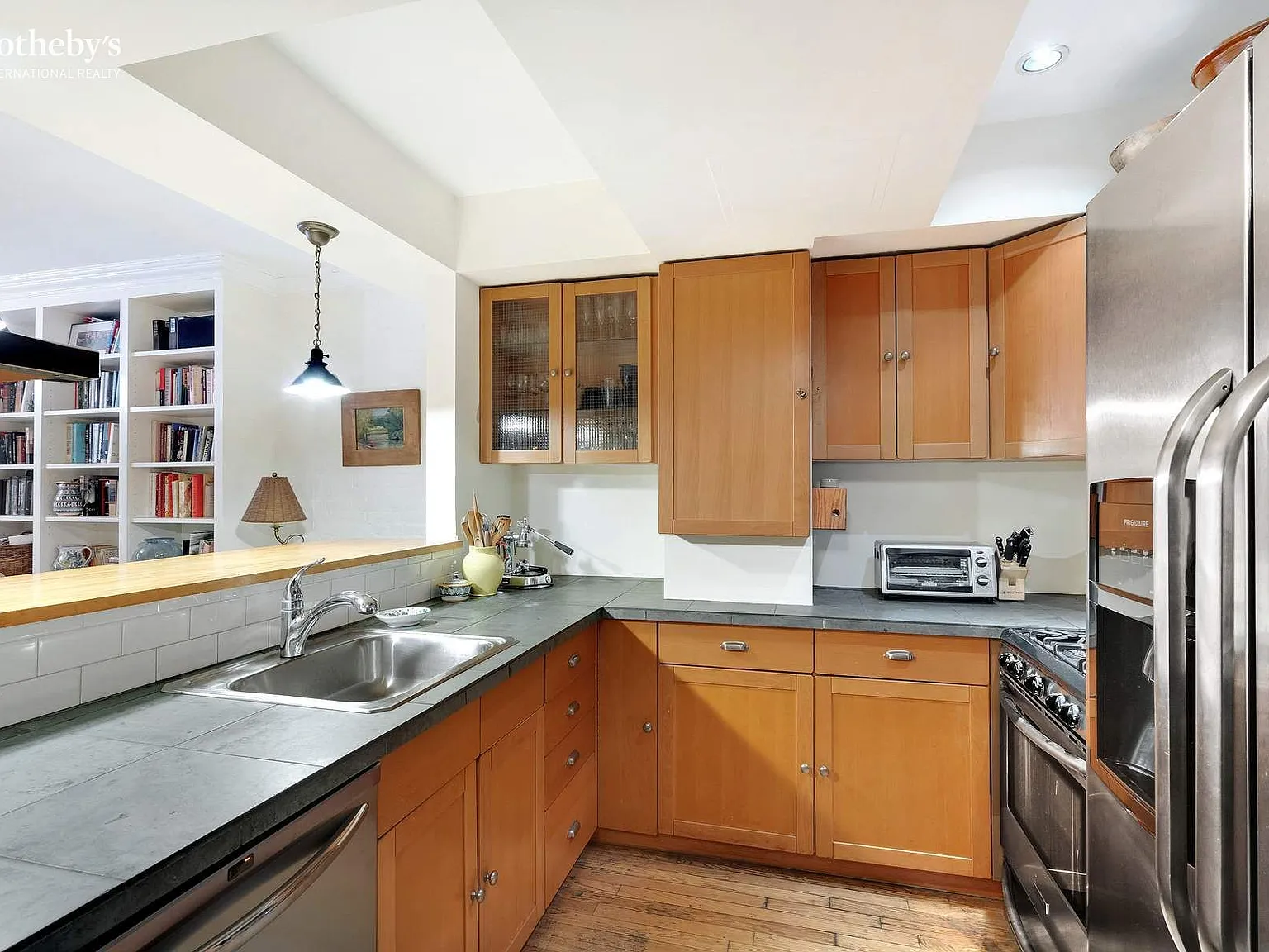 318 West 90th Street — Photo 4