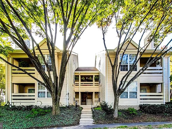2nd image of 4561 Interlachen Ct APT B