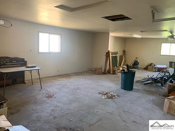 4th image of 8113 Buena Vista Ave