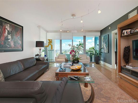 5th image of 2627 Bayshore Dr #705