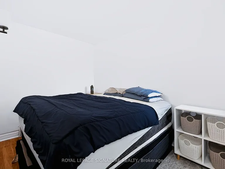 37 Strathcona Ave — Photo 25