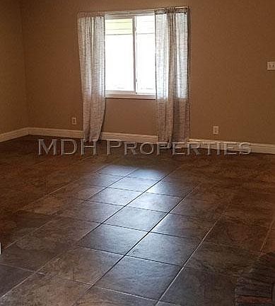 4th image of 2341 Raymond Ave