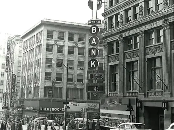 300 S 16th St APT 401, Omaha, NE 68102