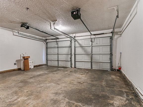 4th image of 1901 N Bryant Ave