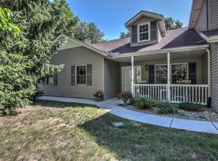 8631 Kelly Dr, Saint John, IN 46373