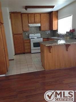4th image of 5886 Cervantes Ave