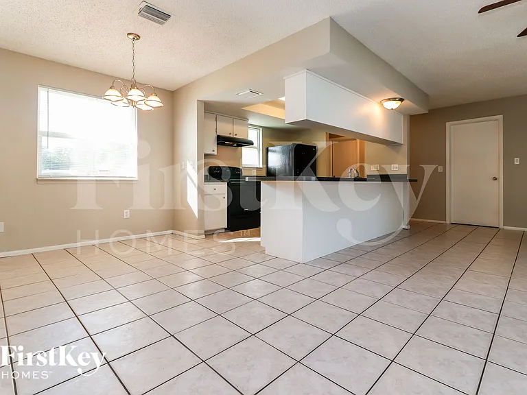 7704 Riverdale Dr — Photo 4