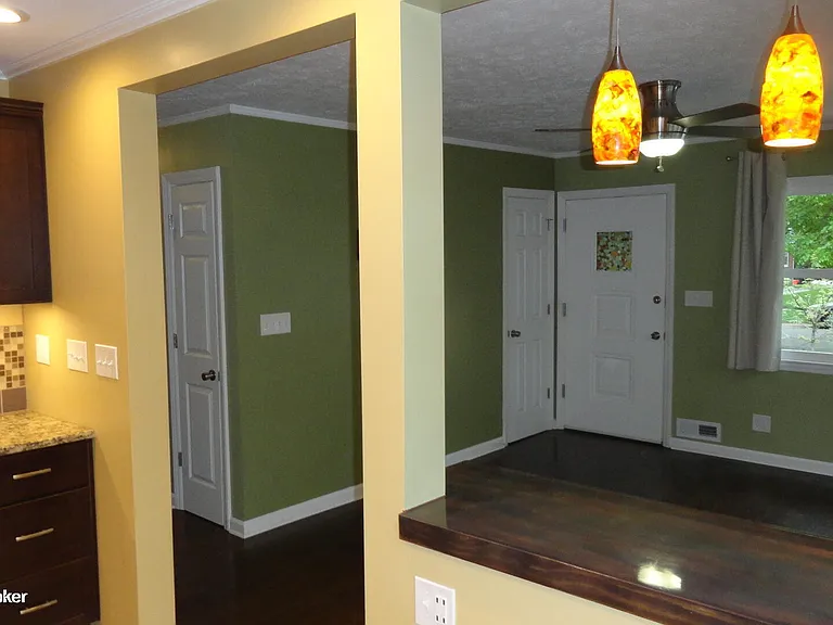 4202 Berkshire Ave — Photo 2