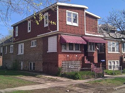 2nd image of 832 W 19th Ave APT 1