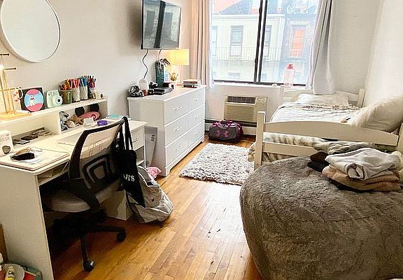 2nd image of 538 W 50th St APT 5A