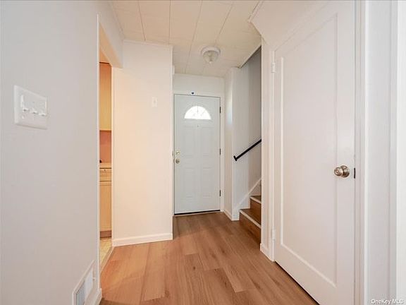2nd image of 325 1st Ave