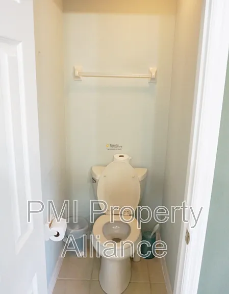 1521 Parkglen Cir — Photo 11