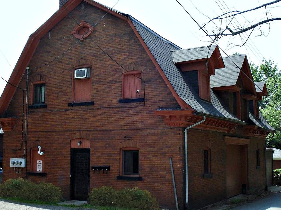 2nd image of 420 S Graham St APT 2R