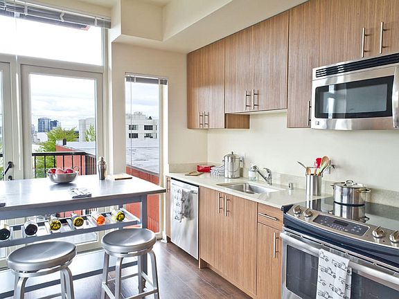 2nd image of 1525 14th Ave #4316975