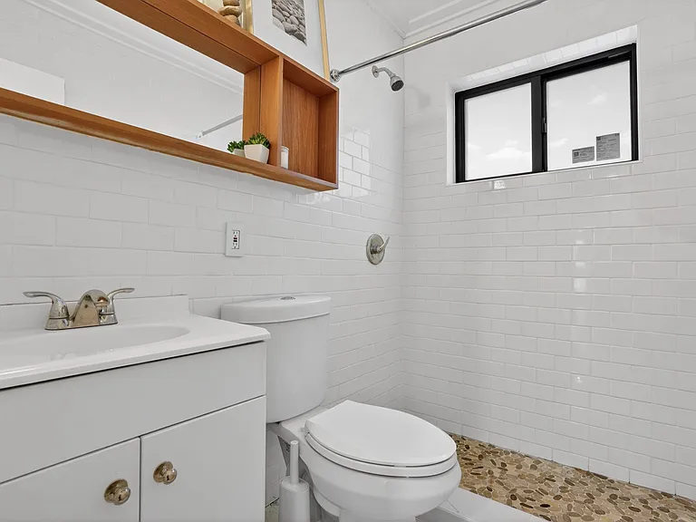 7811 NE 10th Ct #7815 — Photo 8