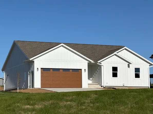 553 Massman Dr, Decorah, IA 52101