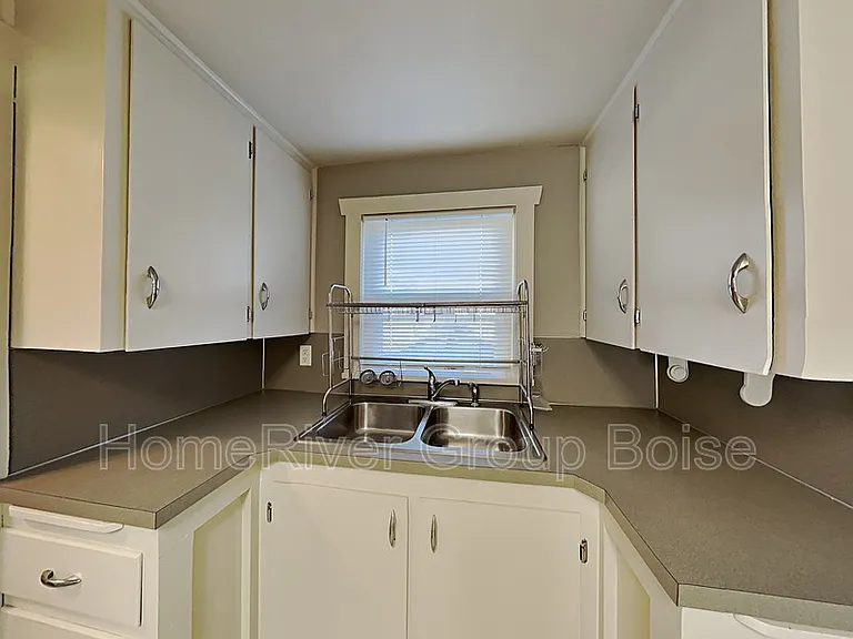 2688 W Grover Ct — Photo 5