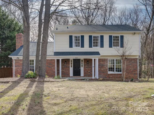 5923 Rexwood Pl, Charlotte, NC 28210