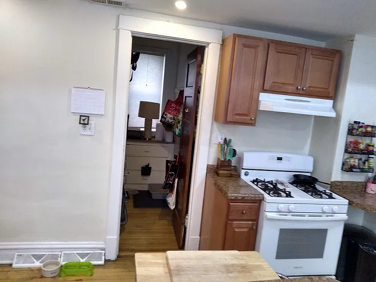 2111 W Montrose Ave #1 — Photo 5