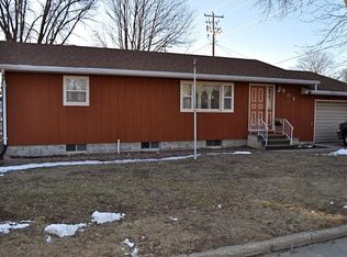 901 8th St, Perry, IA 50220