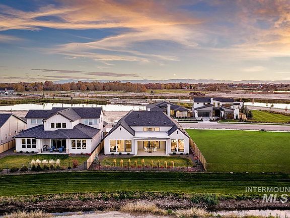 2nd image of 7026 Saddle Bred Way