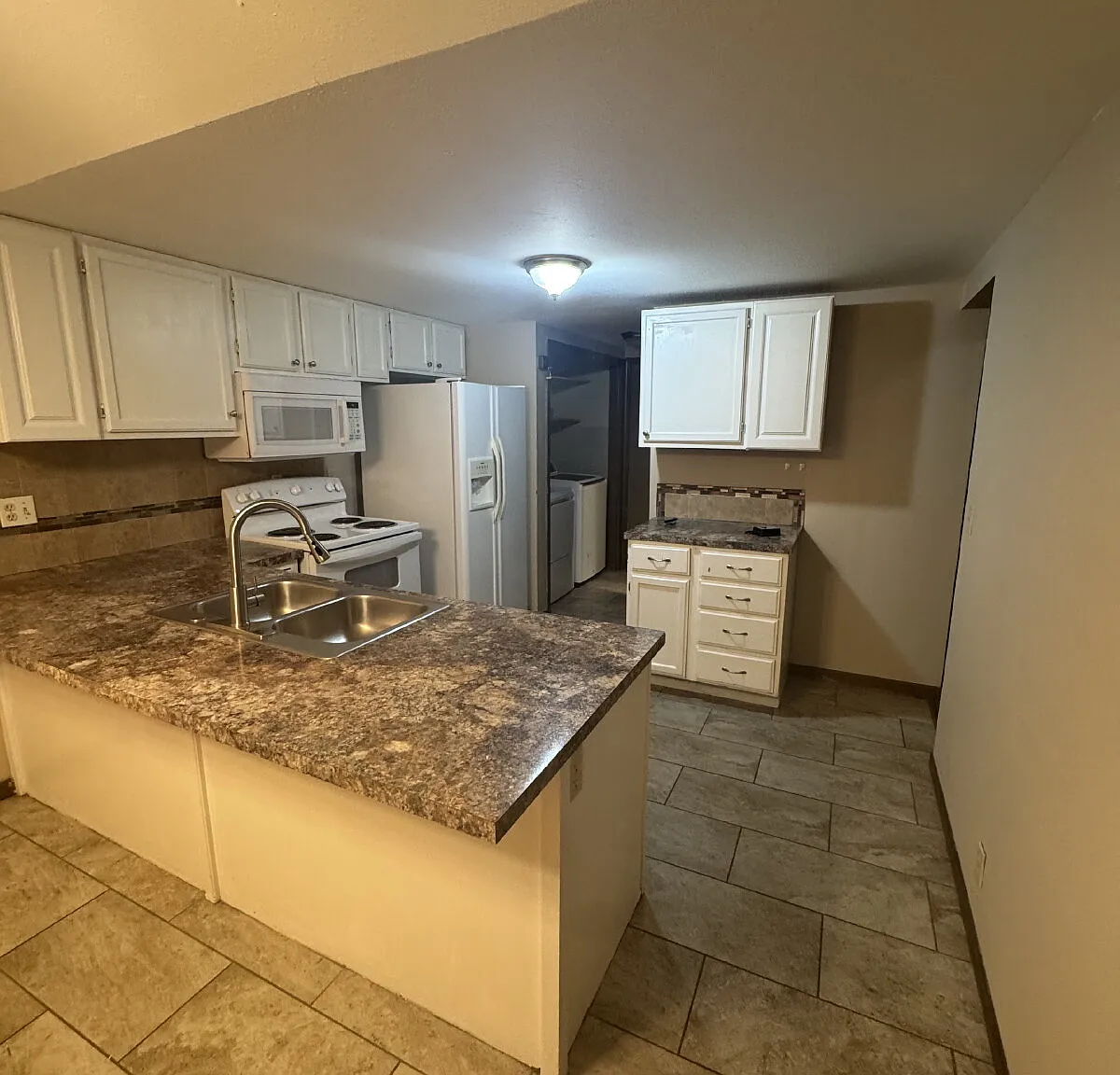 2 bed, 2.5 bath, 1100 sqft, $1,195 — Photo 4