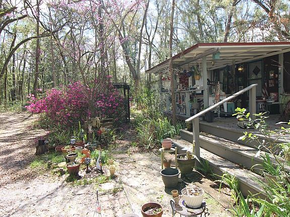 2nd image of 409 NE 212th Ave