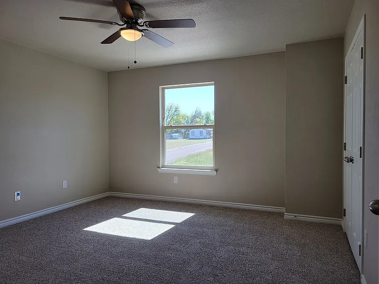 3909 Turner Ave — Photo 10