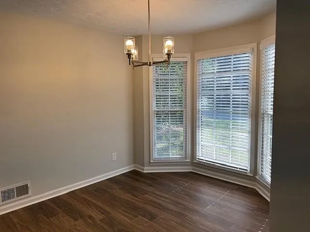 130 Lori Ln — Photo 6
