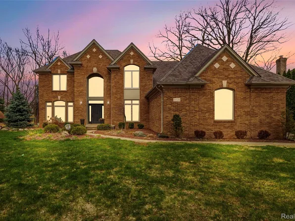 54126 Scarboro Way, Shelby Township, MI 48316