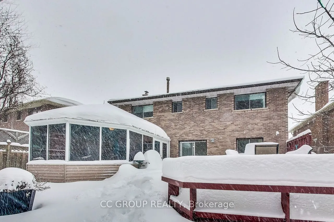 4 bed, $2,500 — Photo 2