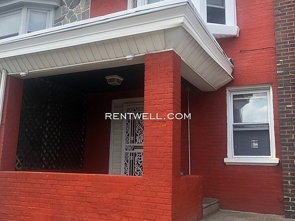 2nd image of 2621 W Westmoreland St