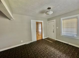 2402 Lyon St, Des Moines, IA 50317