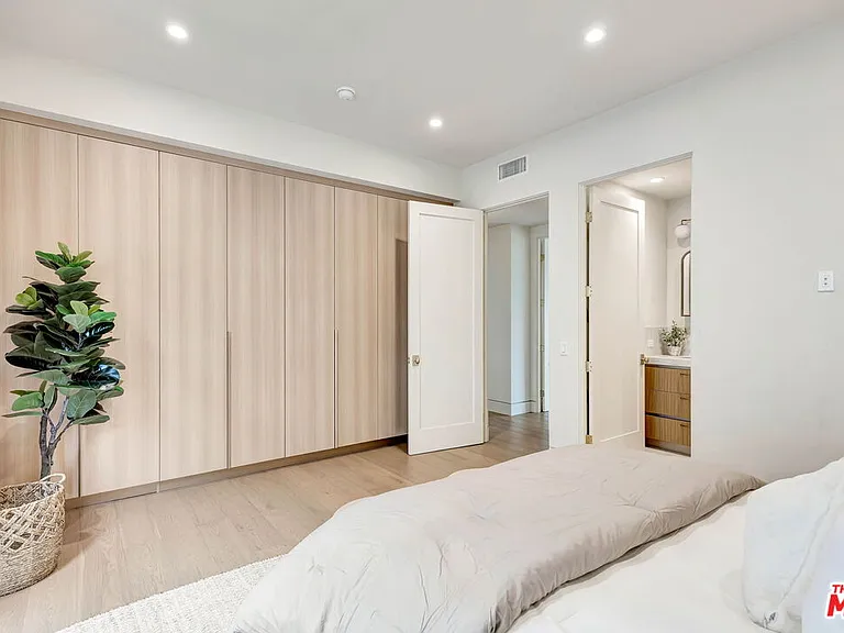 652 Huntley Dr #102 — Photo 34
