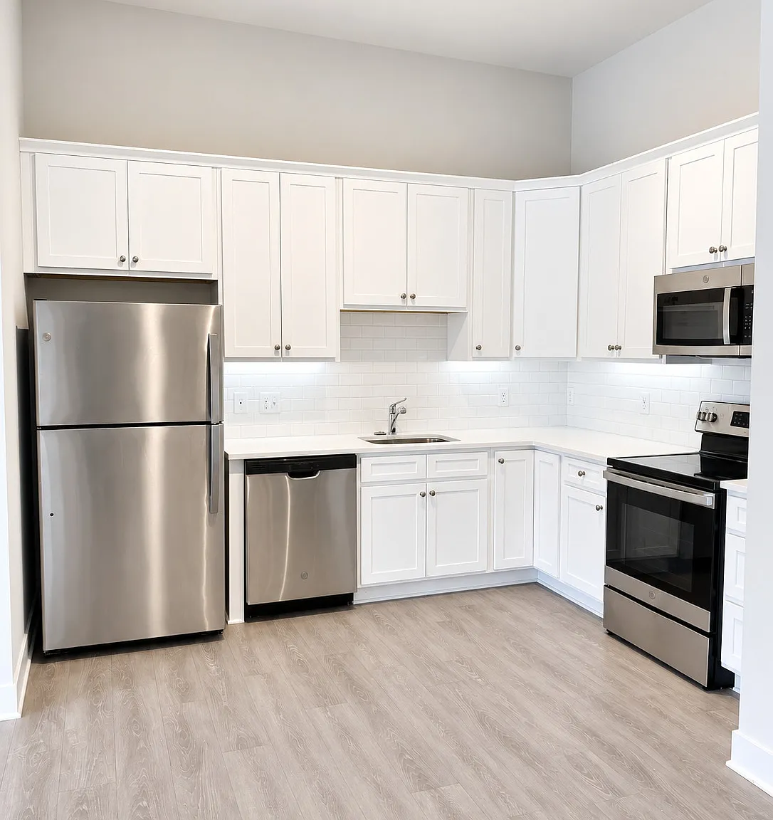 1 bed, 1.0 bath, 700 sqft, $1,950 — Photo 1