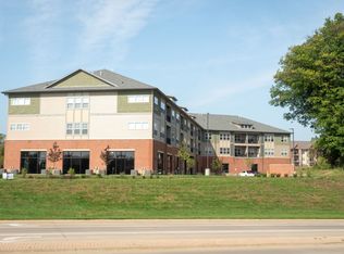 1100 Kennedy Pkwy APT 213, Coralville, IA 52241