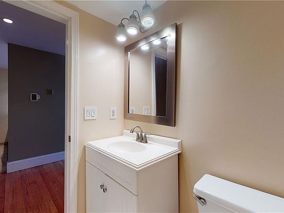 4th image of 494 Woonasquatucket Ave APT 425