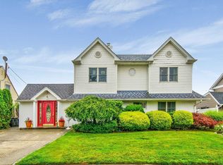 156 Bloomingdale Rd, Levittown, NY 11756