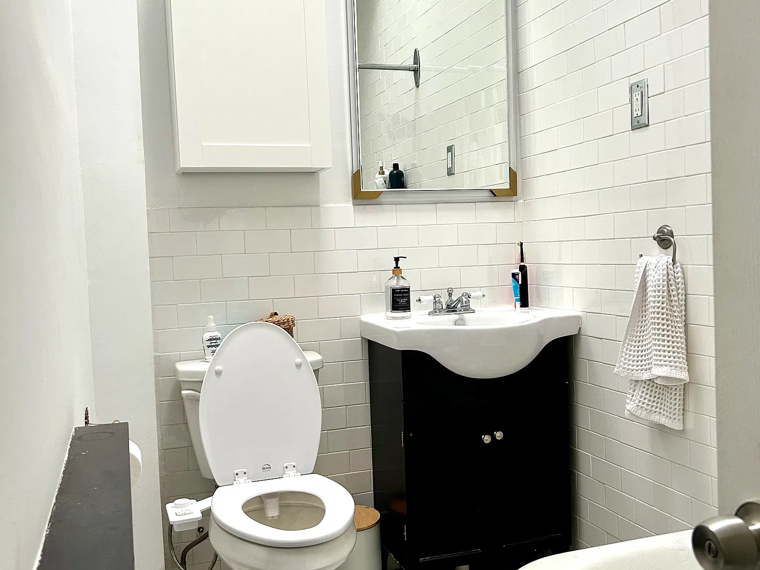 3031 W Stiles St — Photo 4