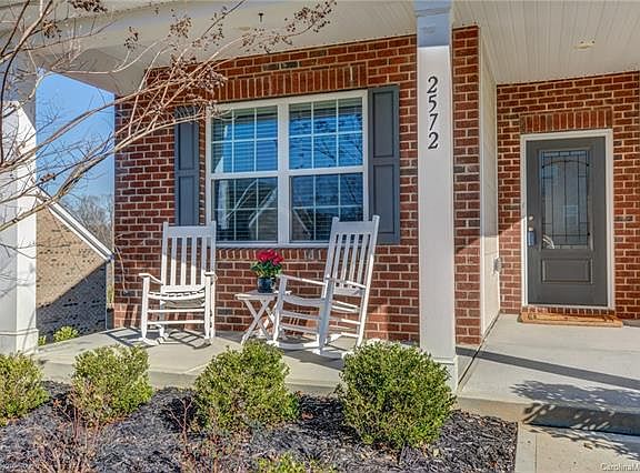 2nd image of 2572 Kinmere Dr