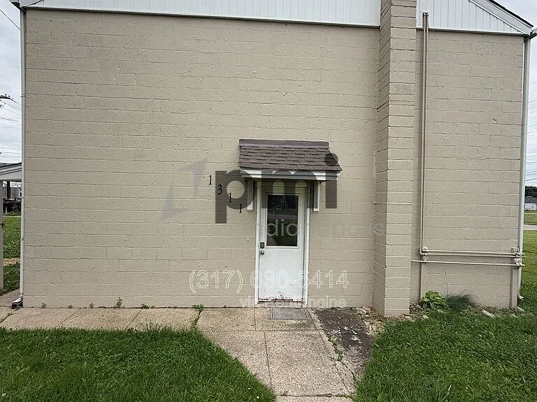 1311 E 11th St #4 — Photo 2