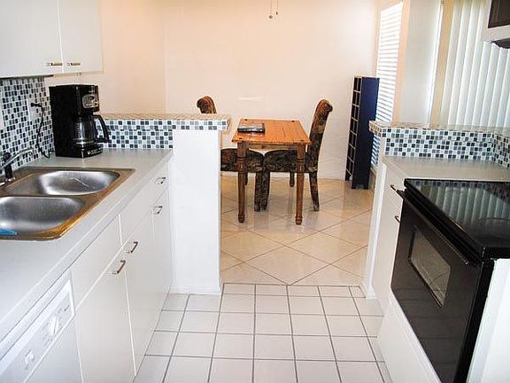 2nd image of 12014 Kling St APT 16